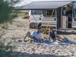 Fiamma Tie Down S Yellow Stormbandset -Luifel Winkel fiamma tie down yellow detail 2 ecommerce d009 1